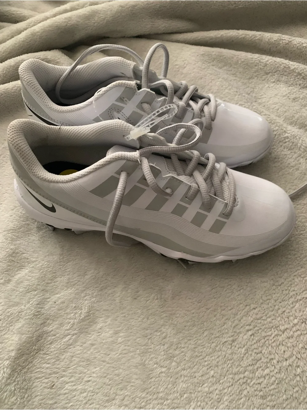 NEW Nike FASTFLEX VAPOR Pro Football Cleats Youth Sz 5Y White & Gray